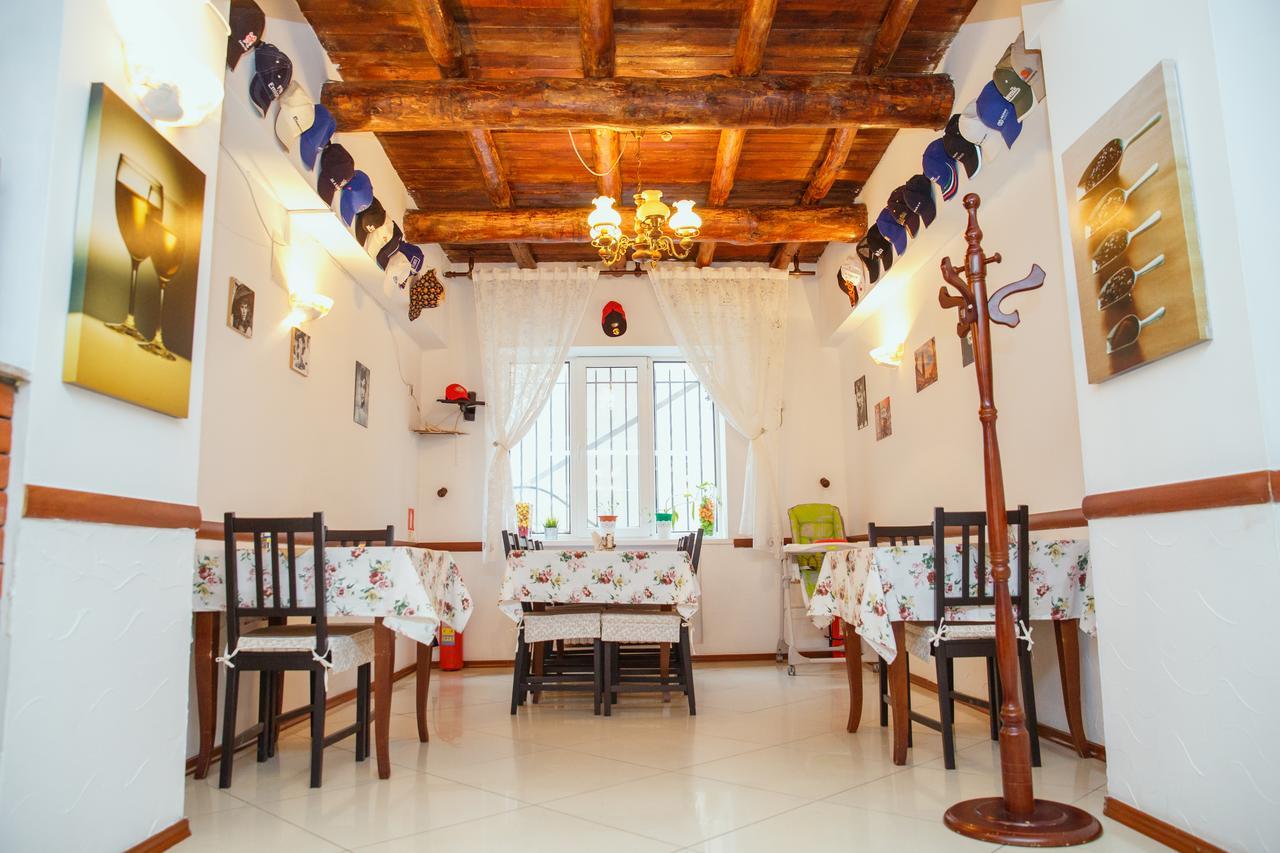 Mini Hotel Venezia Atyraū エクステリア 写真