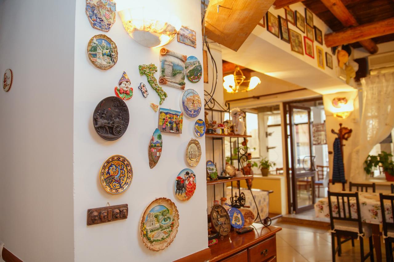 Mini Hotel Venezia Atyraū エクステリア 写真